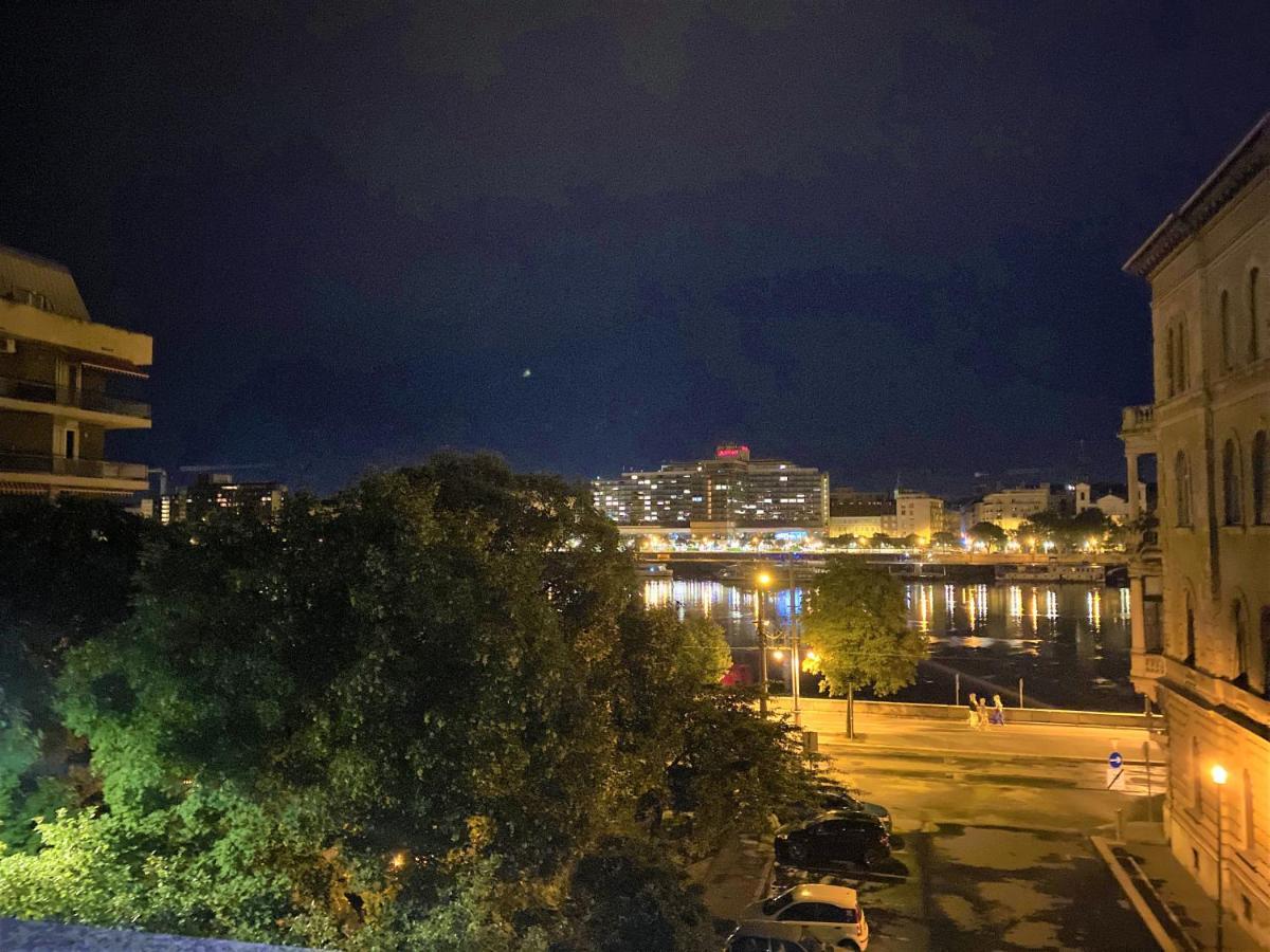 Danube View Artapartment With Balcony Budapest Eksteriør billede